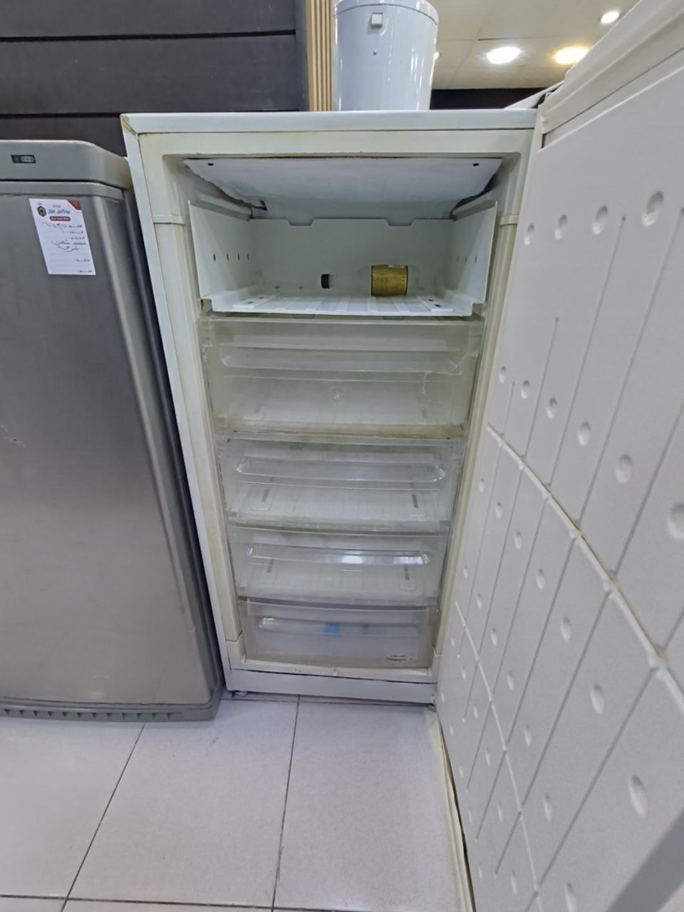 كود 5568
فريزر الاسكا 4دورج +رف
ديفروست