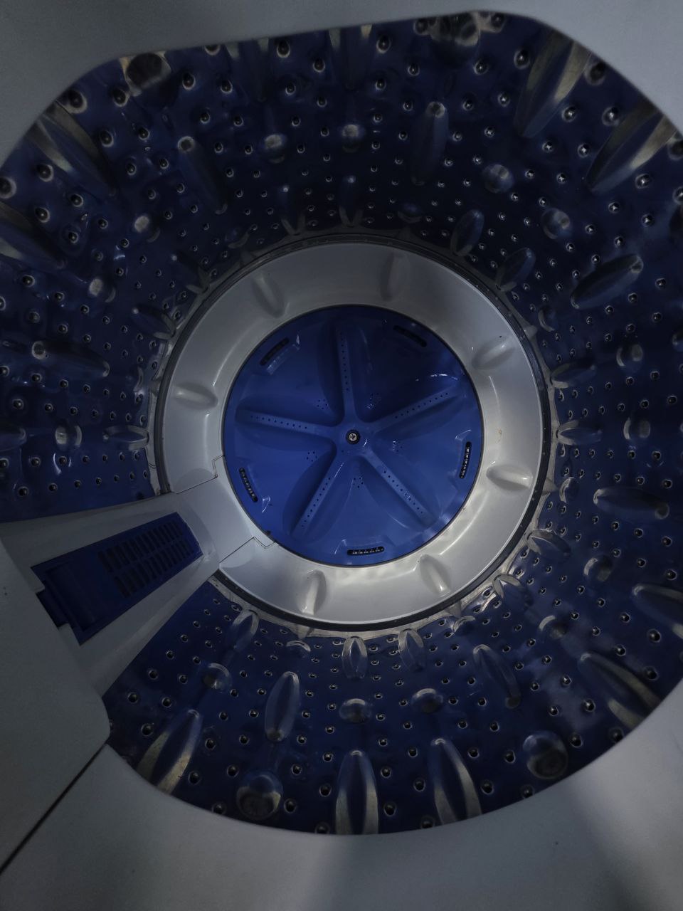 غساله فوق اتوماتك زانوسي 9 كيلو مستعمله