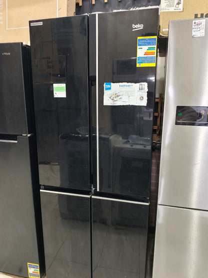 كود 7386
ثلاجة بيكو دوبلكس 
استعمال بسيط بدون اي صيانه

GNE480E20ZB
450L أسود