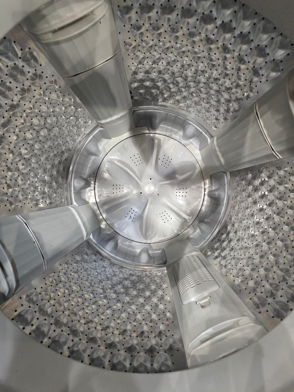 غساله زانوسي فوق اتوماتيك 12 كيلو كسر زيرو  حاله ممتازه كود 5073