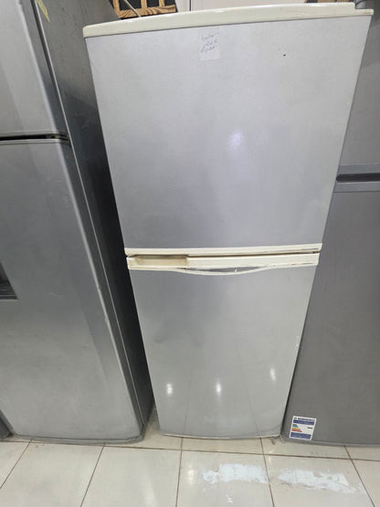 تلاجه توشيبا 12قدم نوفروست مستعمله بحاله جيده كود 5425