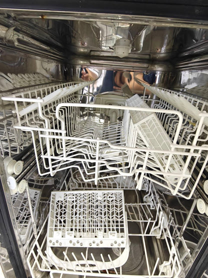 غسالة اطباق 10 استعمال حاله
 جيده جدا بدون اي صيانه  تماما