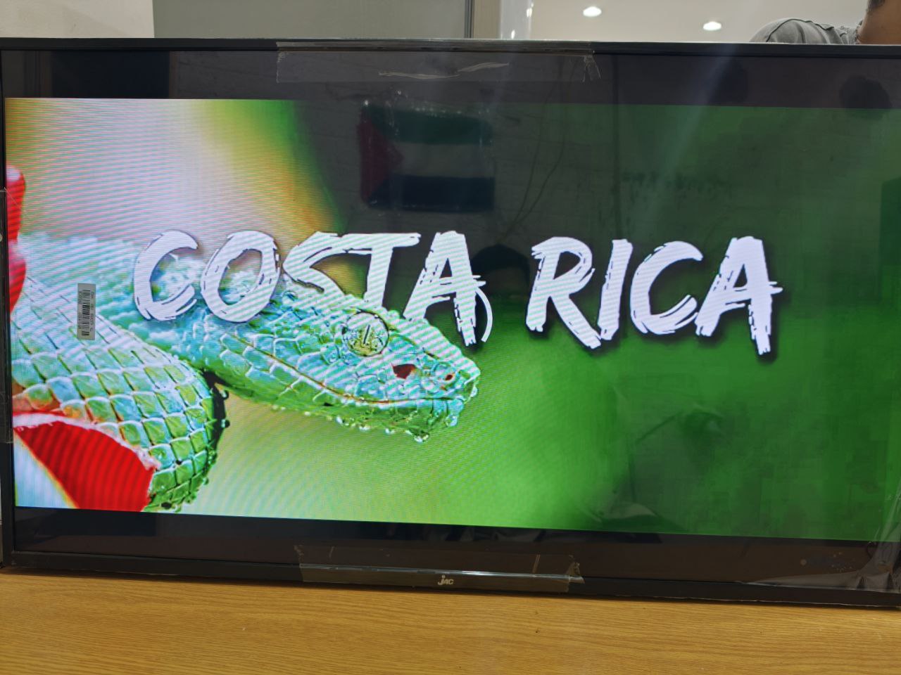 كود 5795                                               شاشه 43بوصه                                          كسر زيرو