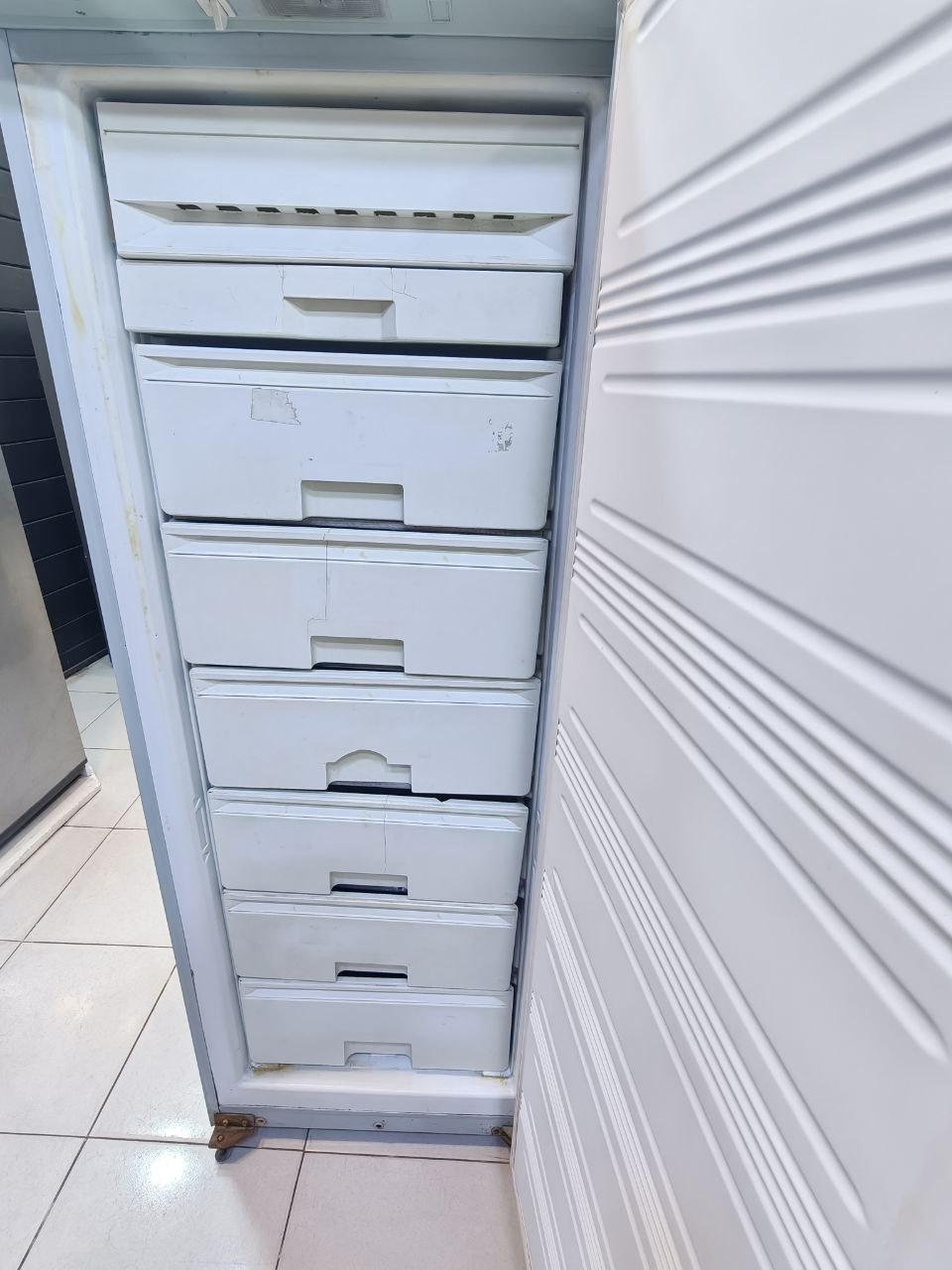 كود 6760
فريزر كريازي 
6 دورج نوفروست استعمال