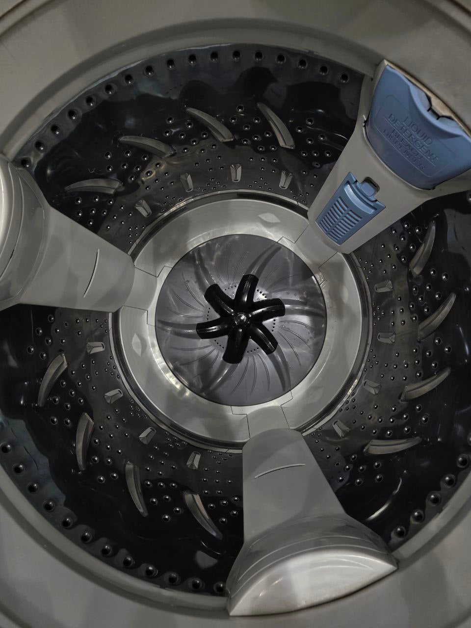 غساله توشيبا فوق اتوماتيك 10 كيلو استعمال بحاله جيده جدا كود 5090