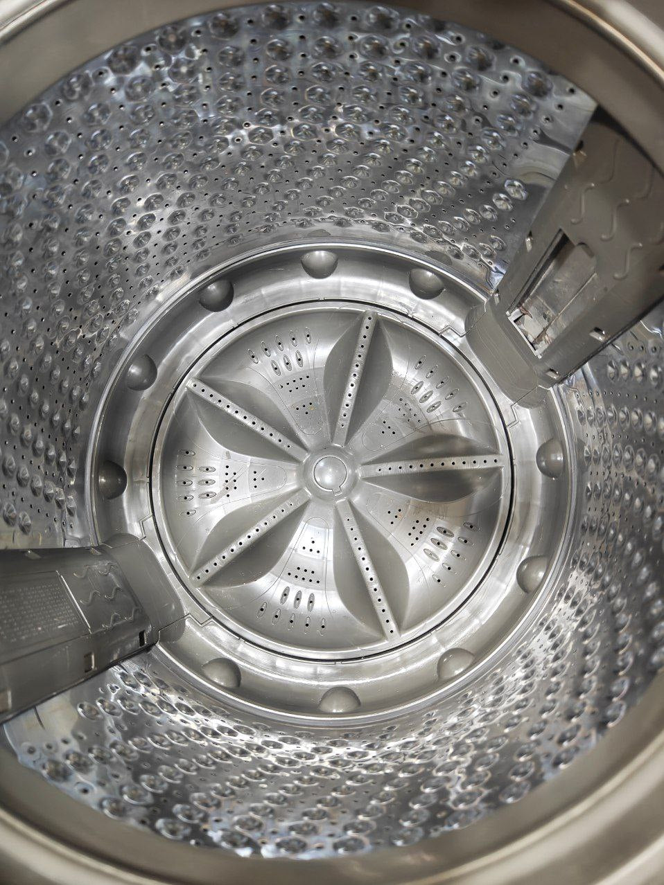 وايت بيونت 15k فوق اتومتك  
شاشة ديجيتال تاتش