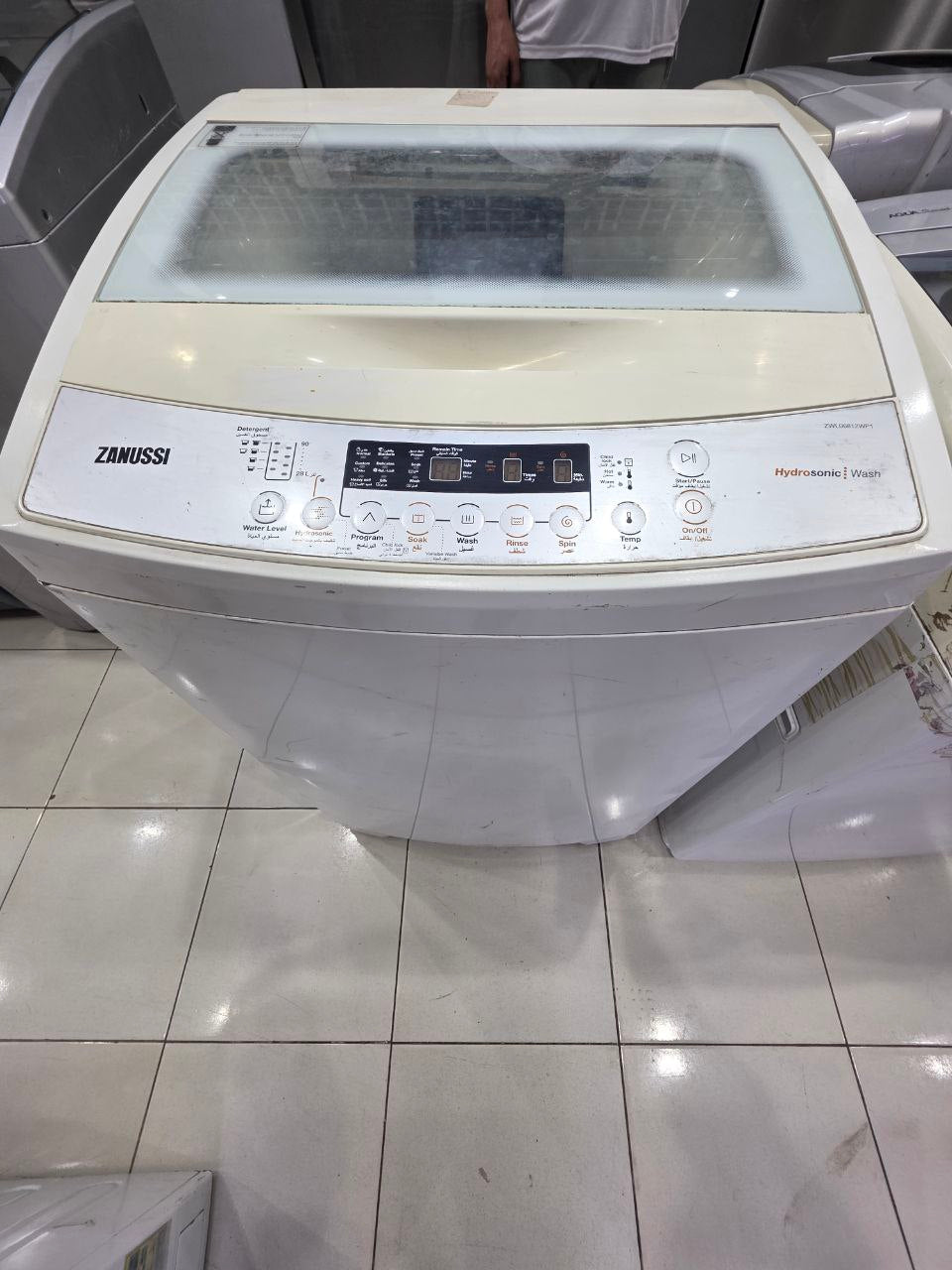 غساله زانوسي فوق اتوماتيك 12 كيلو مستعمله بحاله جيده