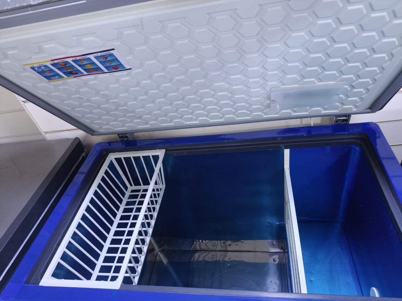 كود
فريزر 350لتر فرز ثاني 
استلس كامل 
توب لاين