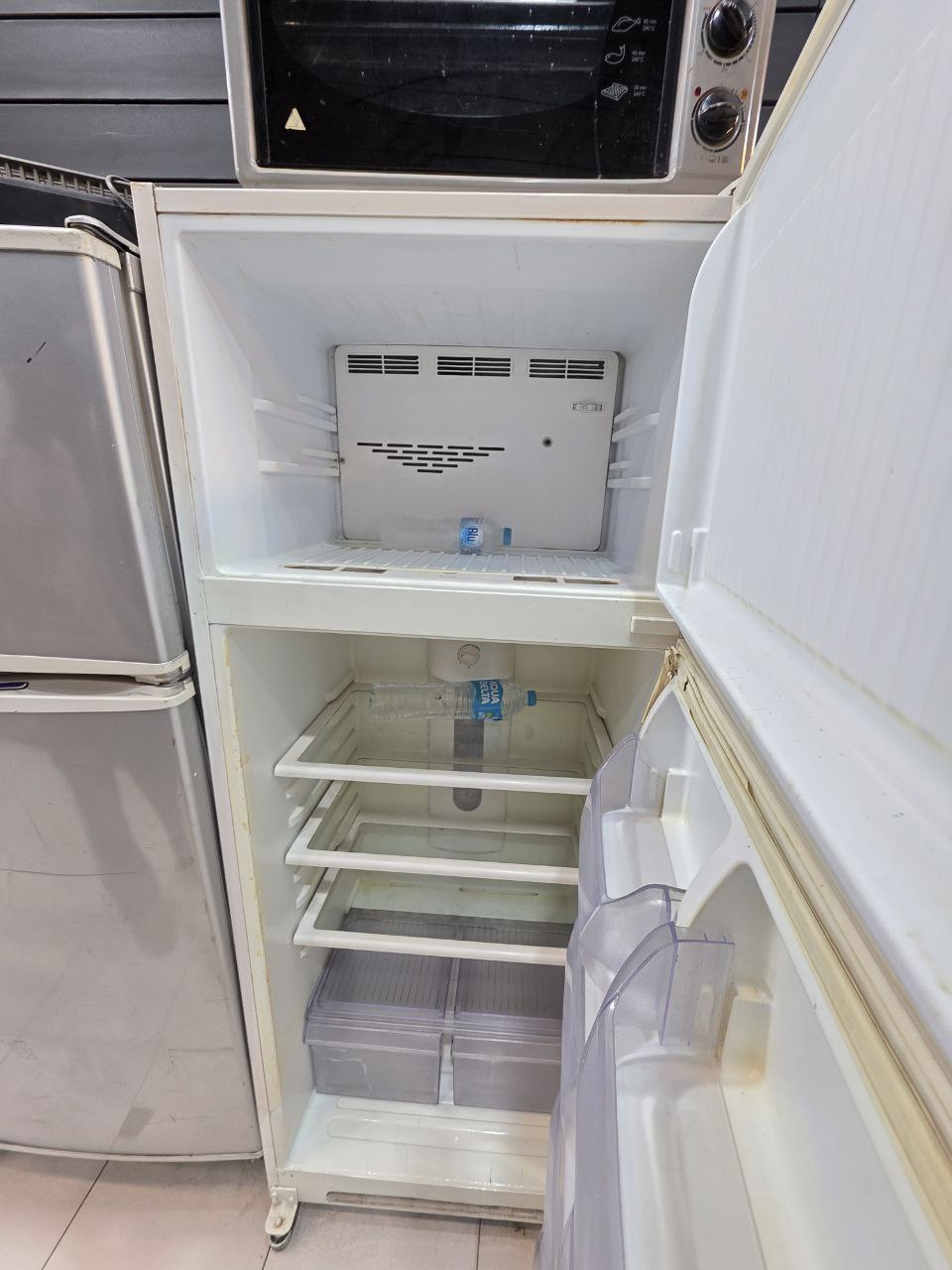 كود 5497
 ثلاجه كريازي 14قدم نوفروست 
استعمال بحالة جيدة