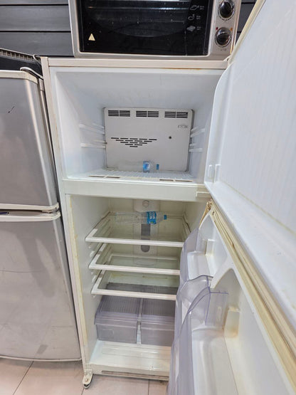 كود 5497
 ثلاجه كريازي 14قدم نوفروست 
استعمال بحالة جيدة