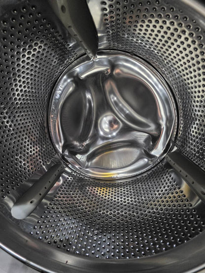 غساله زانوسي فول اتوماتك ديجيتال  6 كيلو مستعمله بحاله ممتازه كود 3854