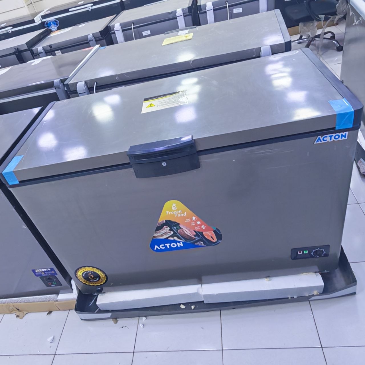 كود 9170
ديب فريزراكتون أفقي فرز اول🔥استلس داخلي ومزود باب زجاج
🔹 ضمان 5 سنين
🔹 سعة 400لتر –
🔹 كفاءة طاقة A ⚡
🔹 ديفروست