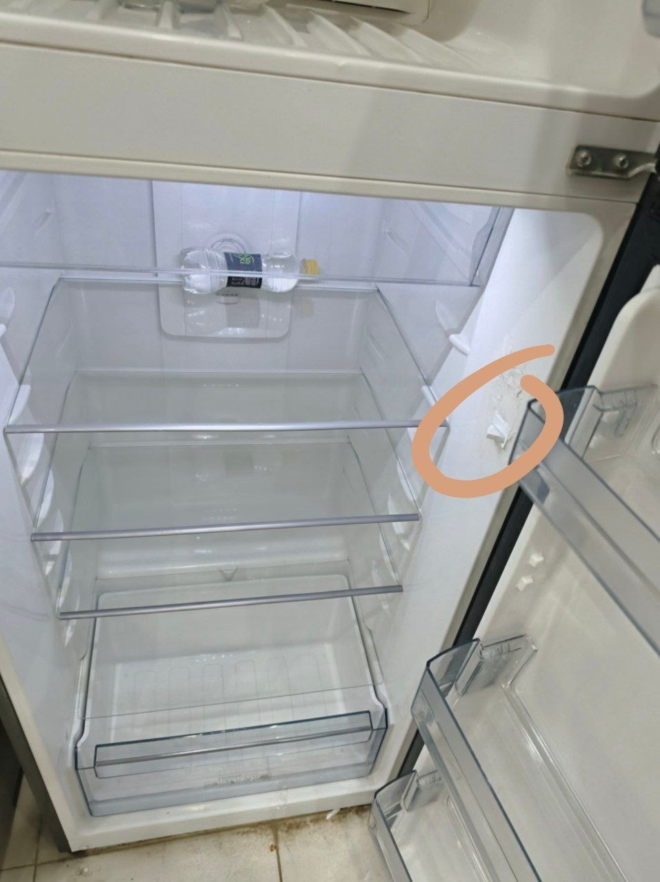 كود 6064
ثلاجة وايت ويل فرز ثاني بسبب        عيب بسيط 

340لتر 

نوفروست