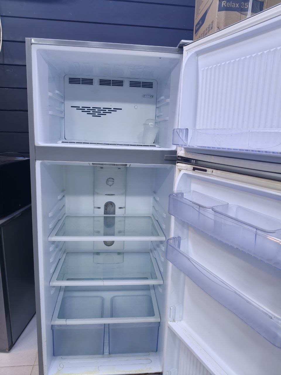 كود 8814

❄️ كريازي استعمال نوفروست

✨ لون سيلفر شيك