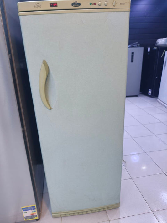 كود 8679

ديب فريزر كريازي 6 درج نوفروست
✅استعمال بحالة مميزة