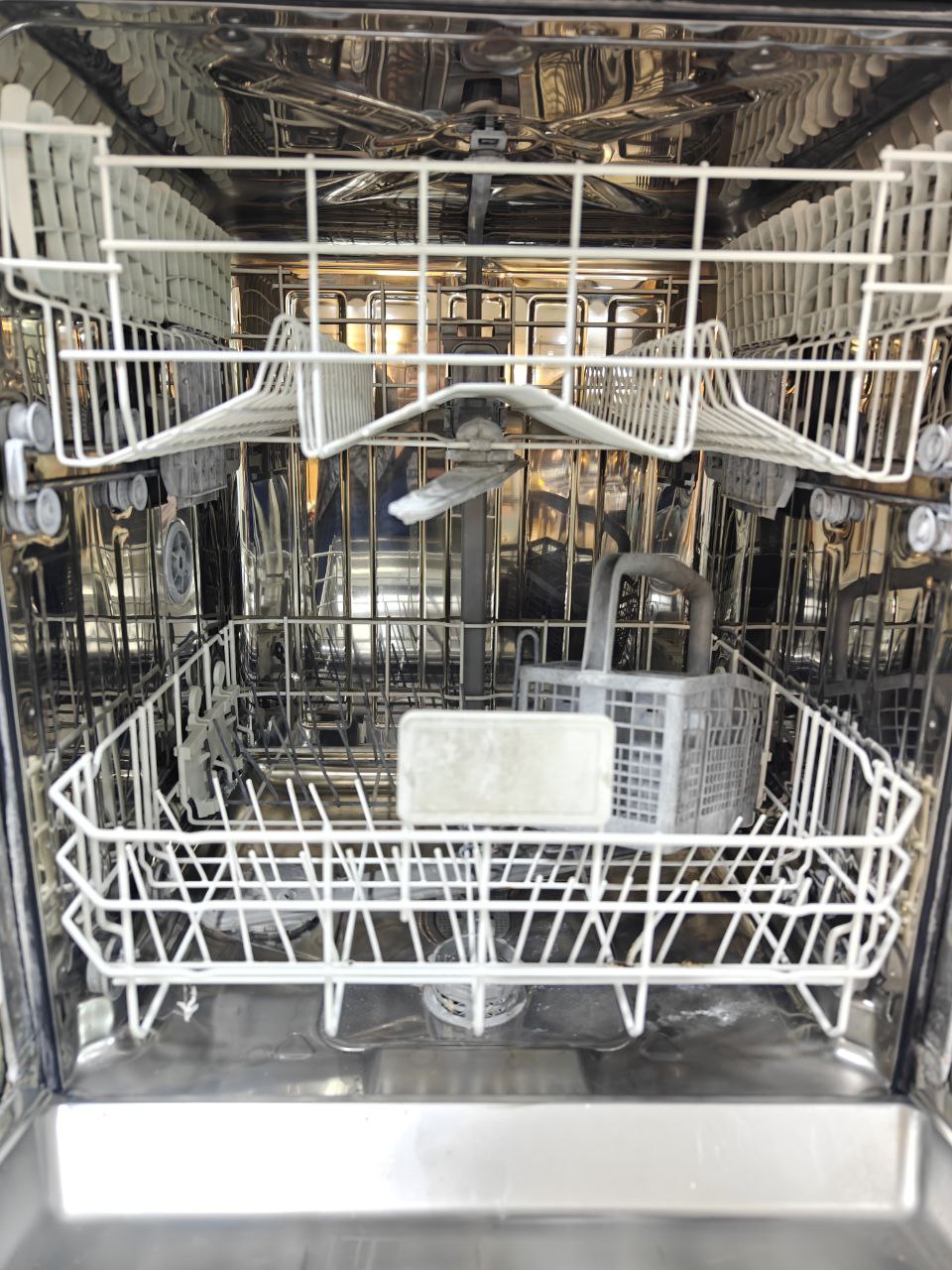 غسالة اطباق 15فرد ديجتال
اديال استعمال نظيف