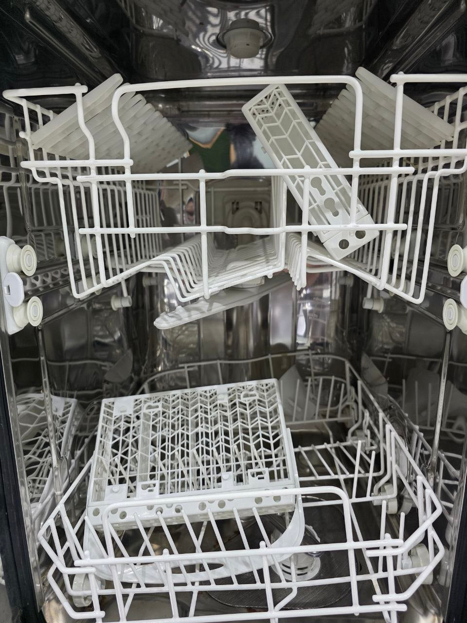 كود 3967
غسالة اطباق 10 افراد يونفرسال
استعمال بحالة ممتازة