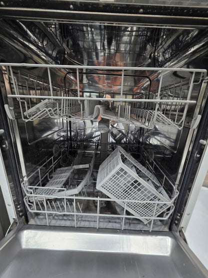 غسالة اطباق ميديا استعمال خفيف جدا حاله فوق الممتازه كود 5649