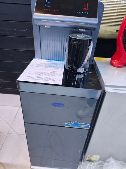 احدث إصدارات كول ستار
مياه سخنة وباردة في نفس الوقت
شاشة ديجيتال تعمل باللمس
تصميم شيك ستانلس يليق بالمطبخ
فيه كاتل مدمج للشاي والقهوة
و ثلاجة