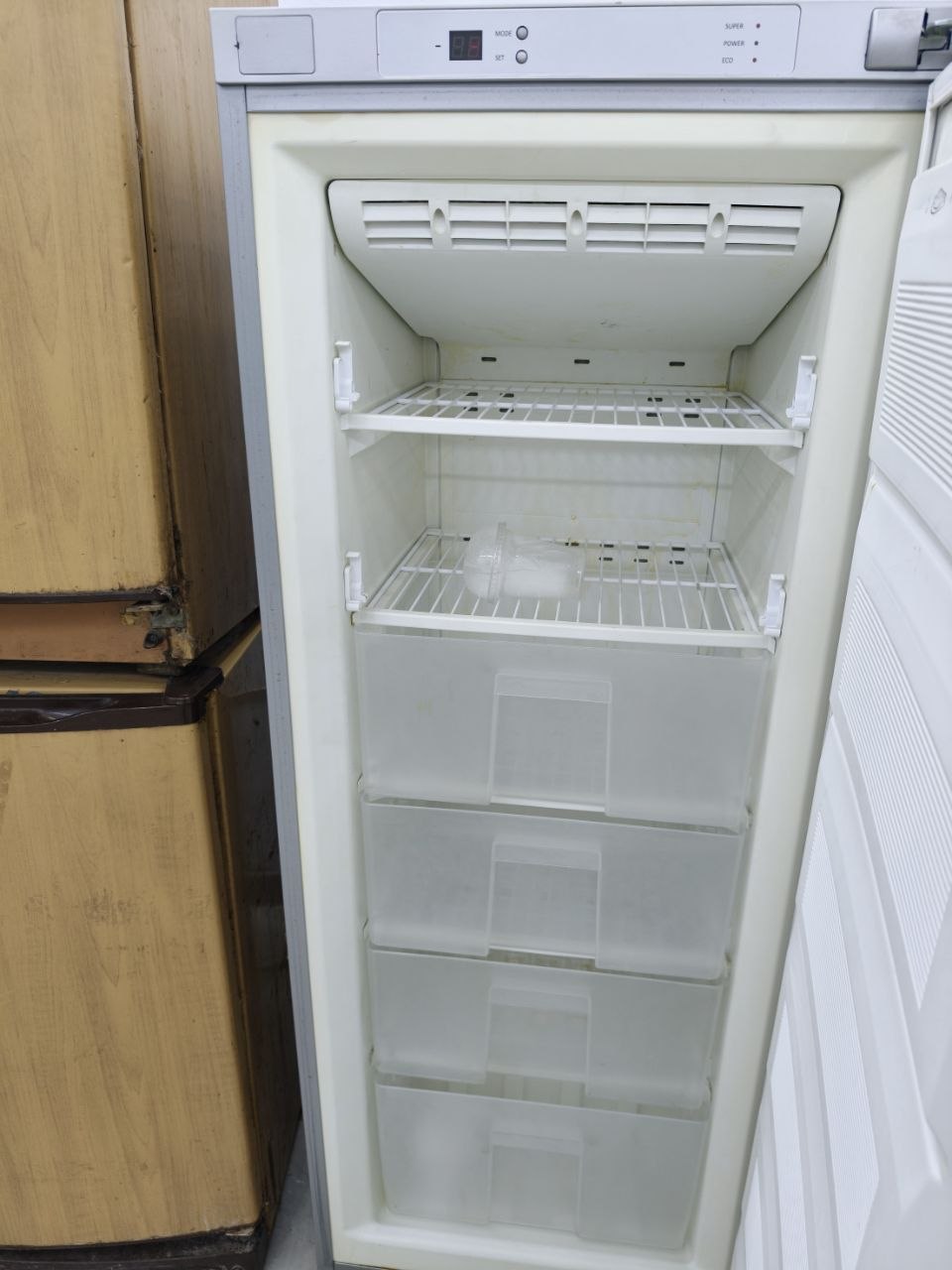كود 7292
فريزر فريش
 4 درج+ 2 رف
نوفروست  
استعمال