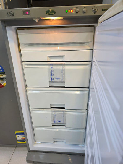 كود 5560
فريزر كريازي 4درج ديجيتال شحن شركه بدون اي صيانه بحالة جيدة بضمان