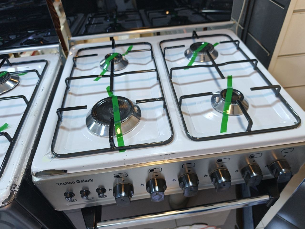 كود 6181
بوتجاز تكنو جلاكسي
جولد ضمان 5 سنين 

سطح من الستانلس ستيل المقاوم للصدأ 4شعلة