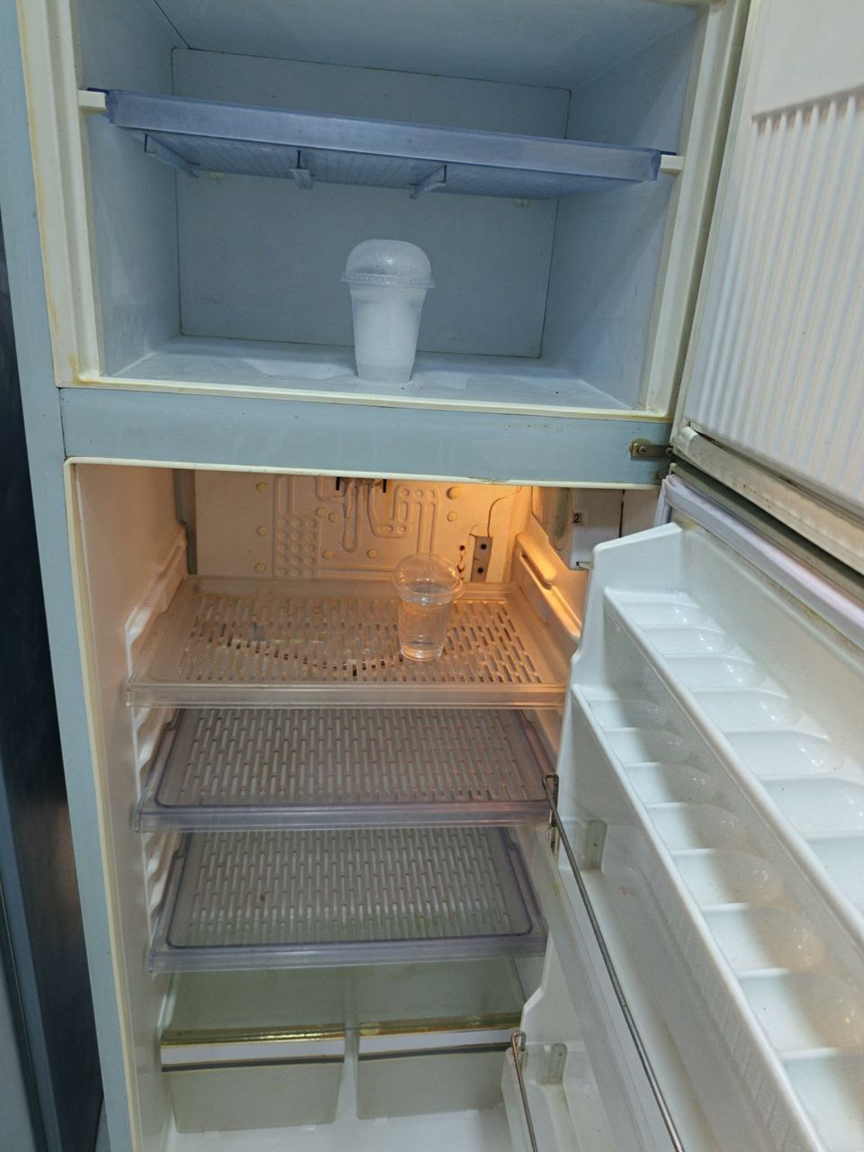 كود  4500                                        ثلاجه كريازي 14قدم                          استعمال بحاله جيده