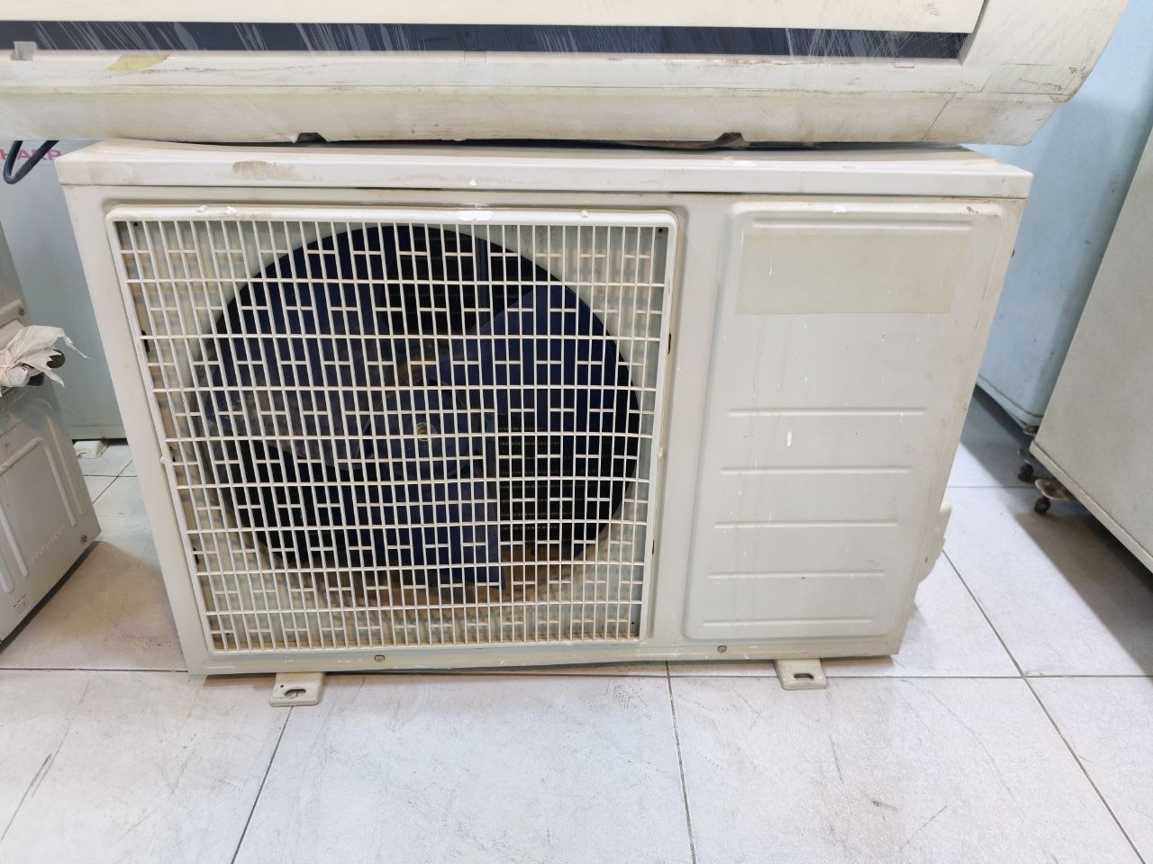 كود 7393
بارد ساخن
تكييف فريش 2 وربع  حصان
استعمال بدون اي صيانه