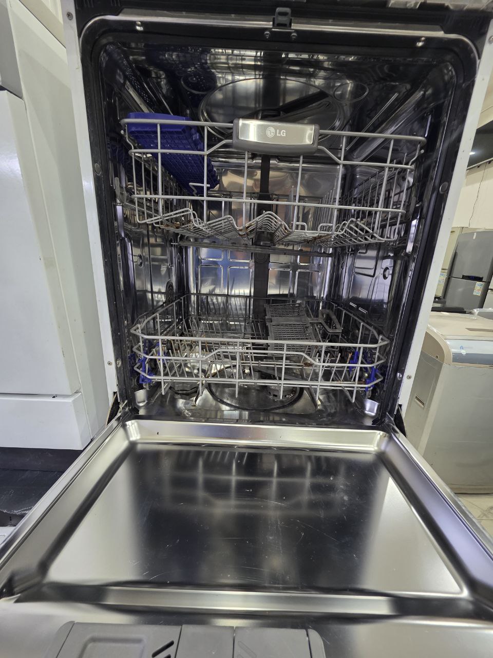 كود 3337
غساله اطباق ال جي
LG
استعمال بدون صيانه سابقة