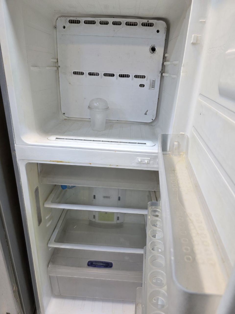 ثلاجه سامسونج 14 قدم نوفروست استعمال بحاله جيده جدا كود 3158