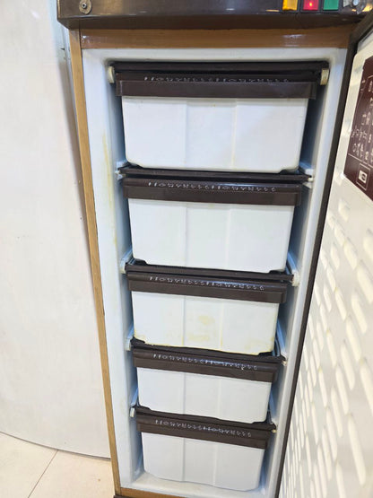 كود 5619
فريزر الاسكا  5 درج 
ديفروست 
استعمال