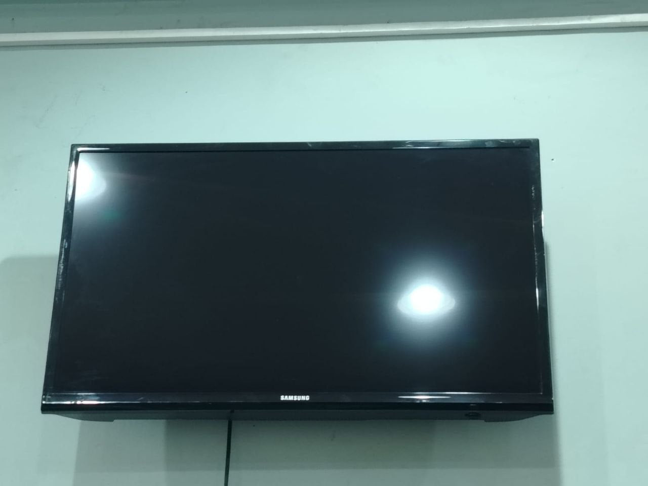 كود 6683 
شاشه  32 سامسونج كسر زيرو 
الماركة: سامسونج