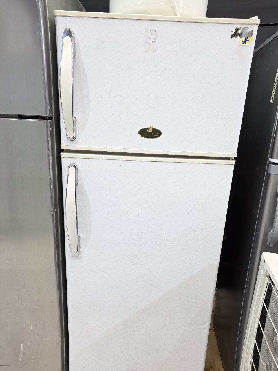 ثلاجه كريازي 14 قدم نوفروست استعمال بحاله جيده جدا كود 4438