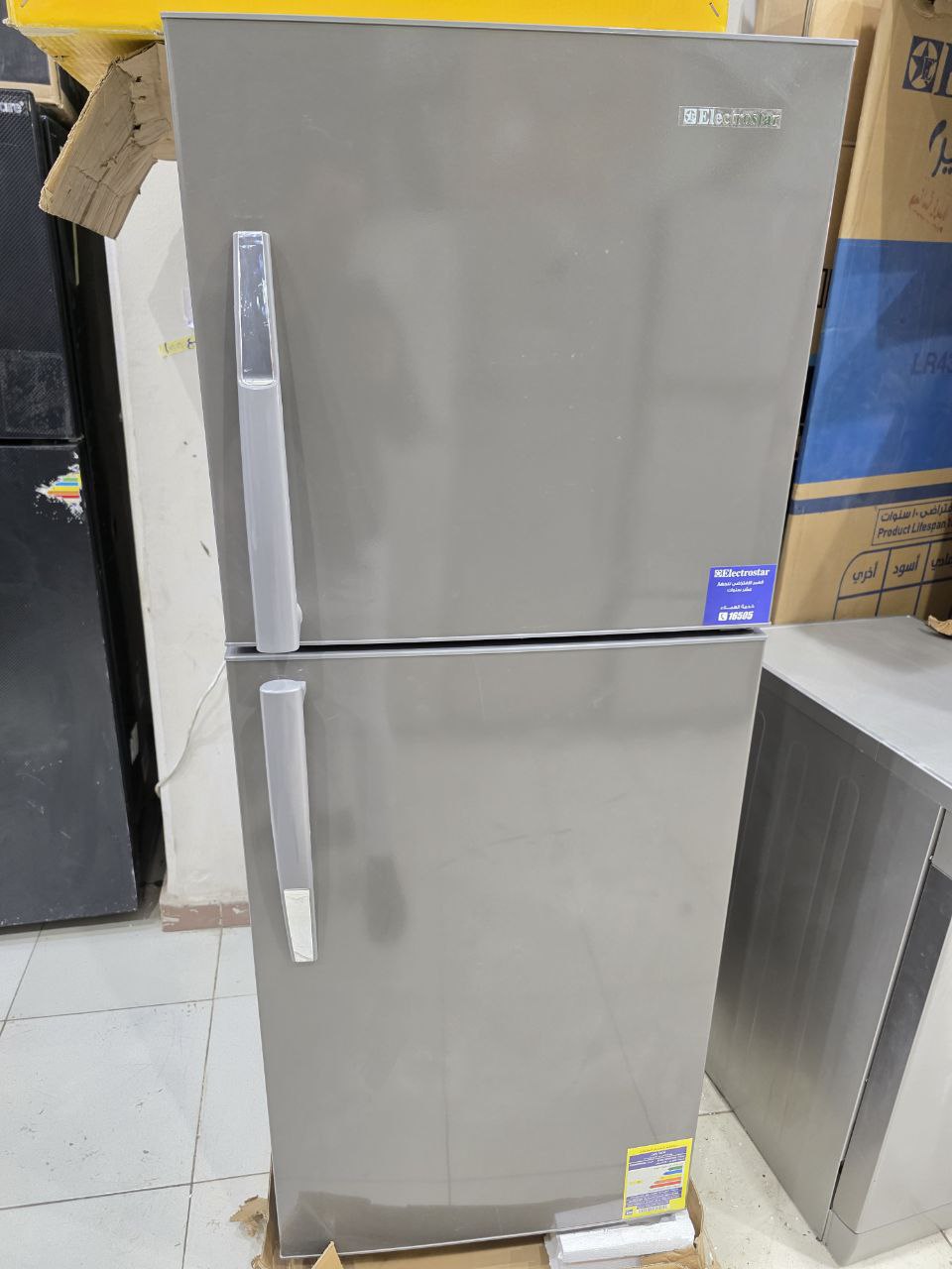 ثلاجه الكتروستار نوفروست 300 لتر فرز تاني بالكرتونه
