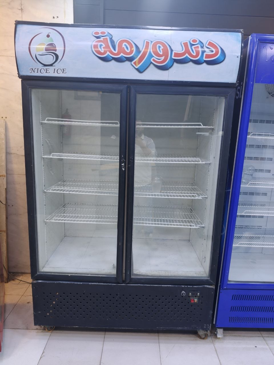 كود 8094

✨ ثلاجة عرض جامبو – استعمال ✨
🖤 بابين زجاج لعرض أكبر للمنتجات
📦 سعة جامبو تناسب السوبر ماركت والمطاعم