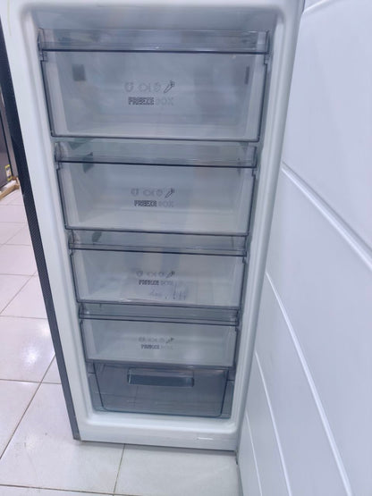 كود 7490
فريزر سوبر تك باب زجاج
فرز بالكرتونه
شكل شيك جدا يدي لمسه مودرن
باب زجاج 
نوفروست