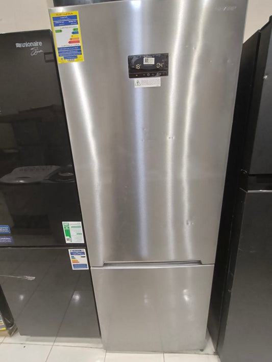 تلاجه شارب 468 لتر 
استعمال بحالة ممتازة 

نوفروست كومبي