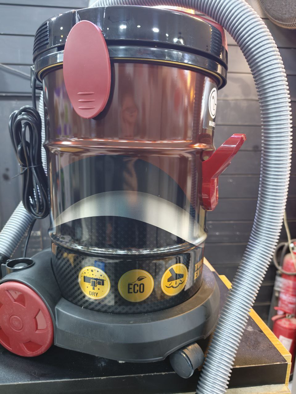 كود 6270
مكنسه lg                                     أداء وقوة الشفط
هاي كوبي 
 قوة شفط عالية 
 فلتر HEPA‑11