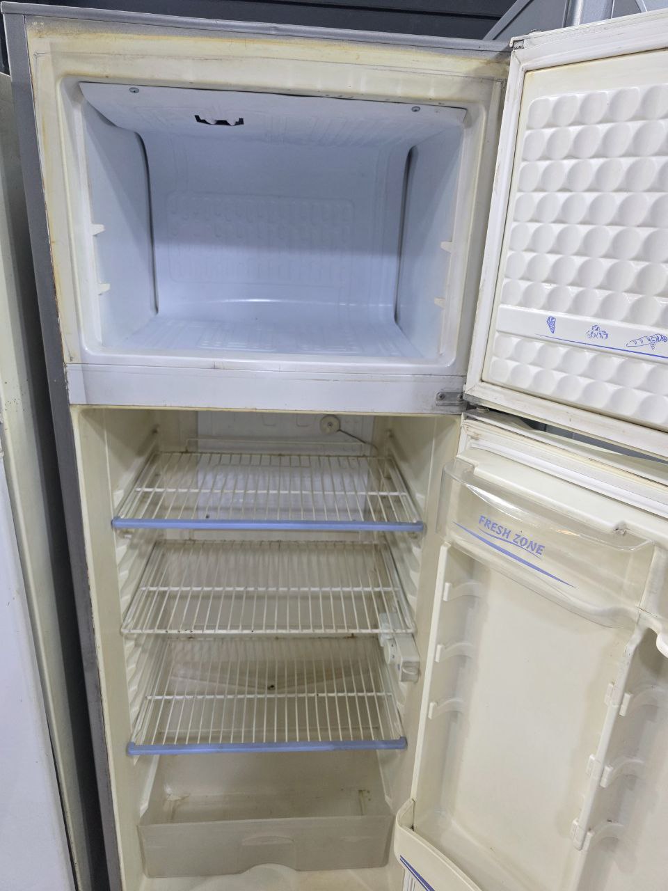 كود، 4774
تلاجه اديل 12قدم ديفروست إستعمال بالضمان