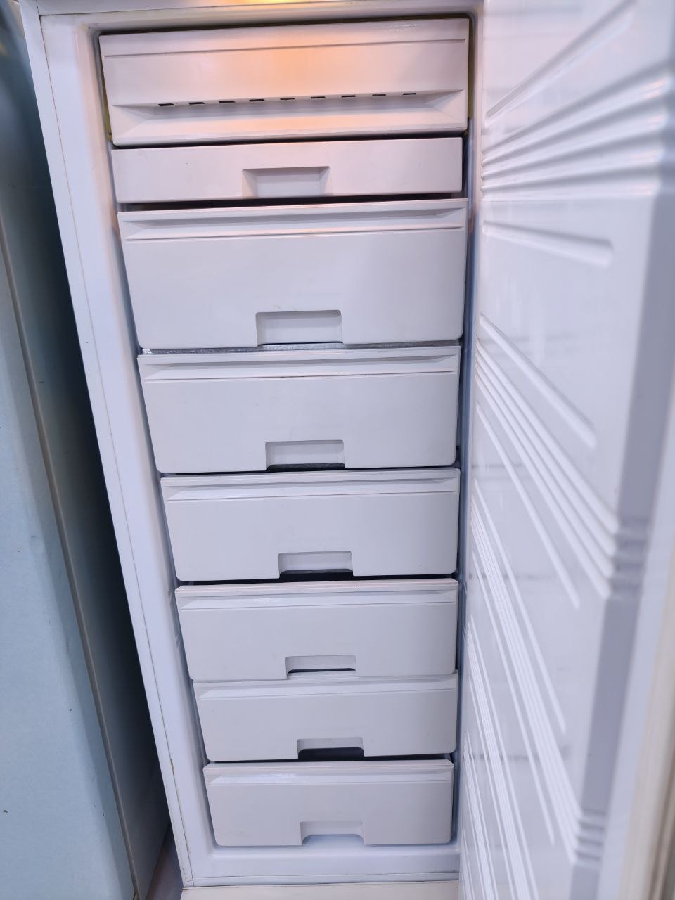 كود 8573

ديب فريزر كريازي 6 درج نوفروست 🔥
✅استعمال