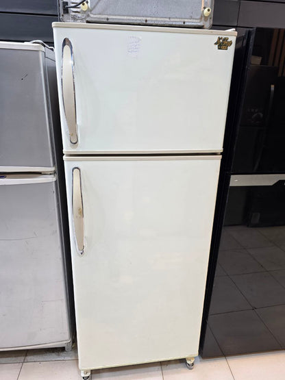 ثلاجه كريازي 14 قدم نوفروست استعمال حاله جيده جدا