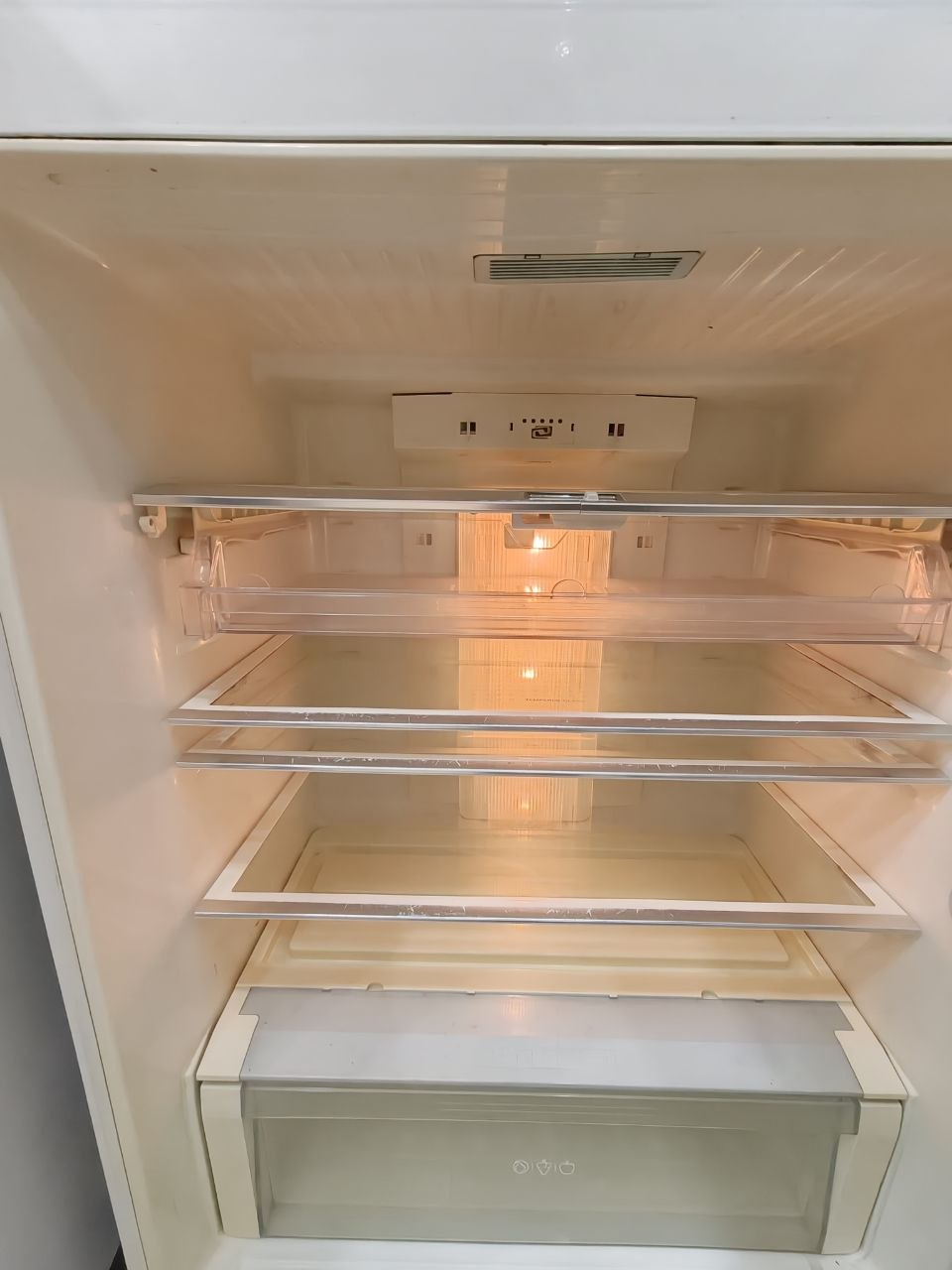 كود 3915
تلاجه  lg   
22 قدم استعمال  حاله ممتازه 

سعة إجمالية 650 لتر وصافي 545 لتر