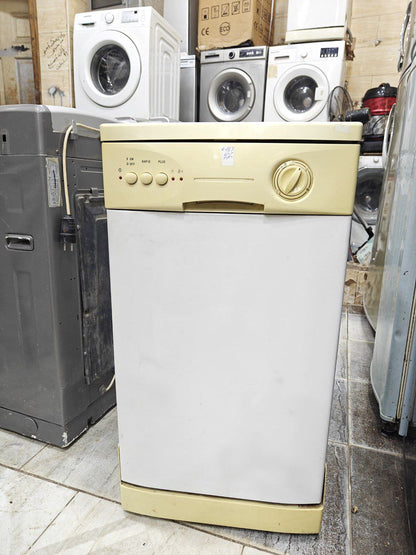 غسالة اطباق 10افراد بدون استعمال تماما وتباع بسعر المستعمل