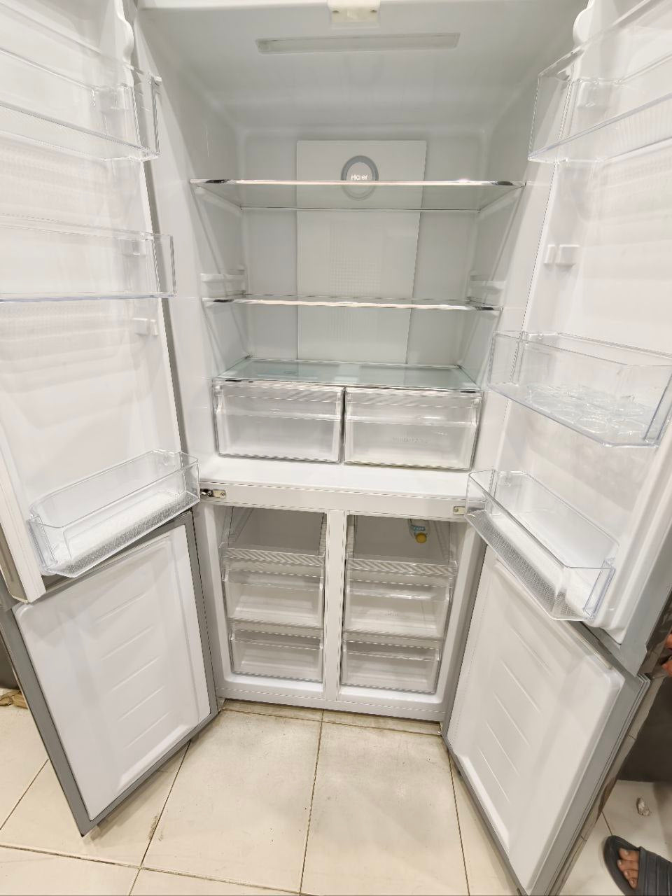 هاير ثلاجة 4 باب 710 لتر ديجيتال انفرتر زجاجى أسود HRF-825TDBG
فرز ثاني  خصم خياااااالي