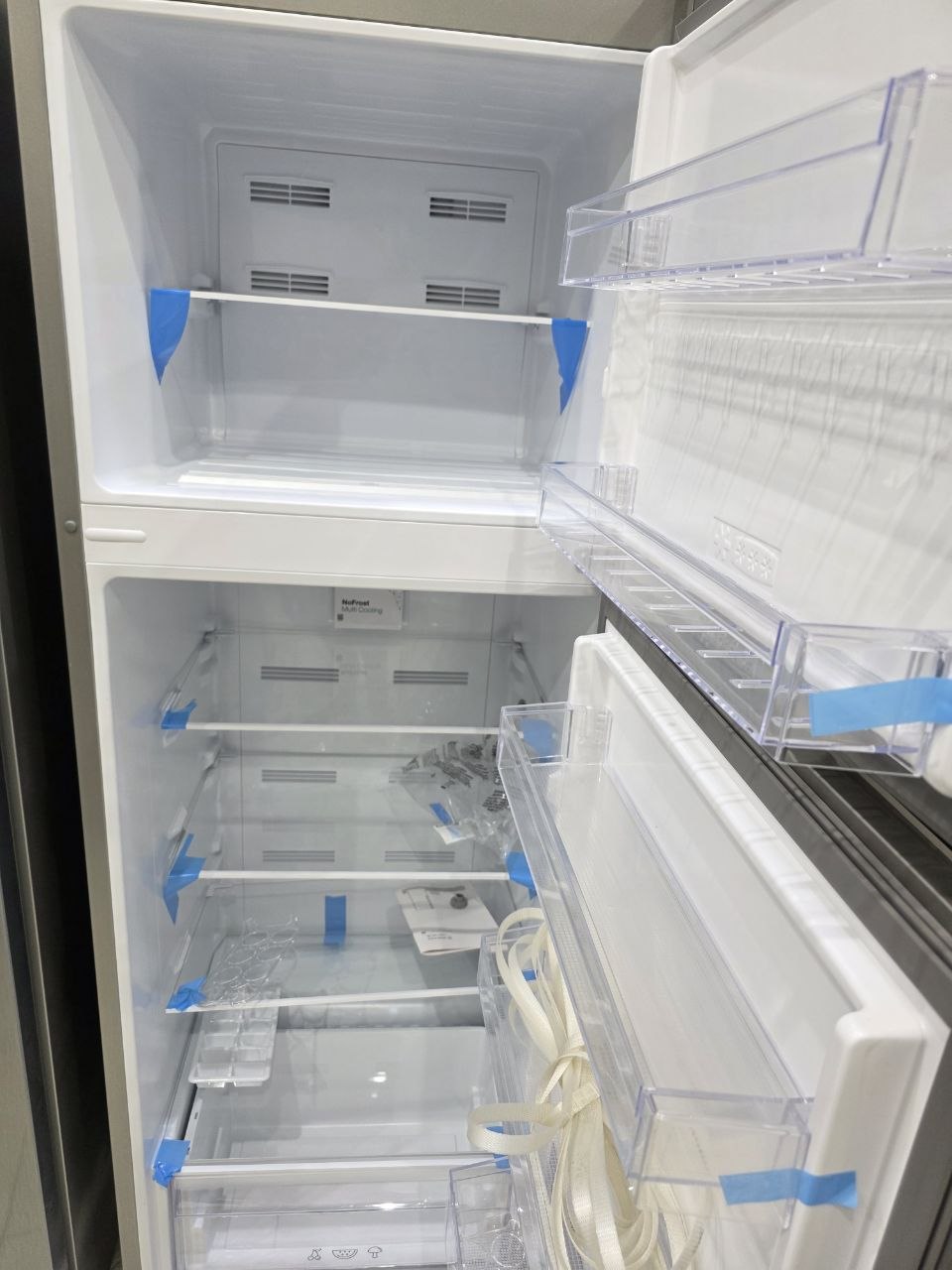 كود 5740                                         ثلاجه وايت بوينت نوفروست 310لتر     تخفيض 15٪