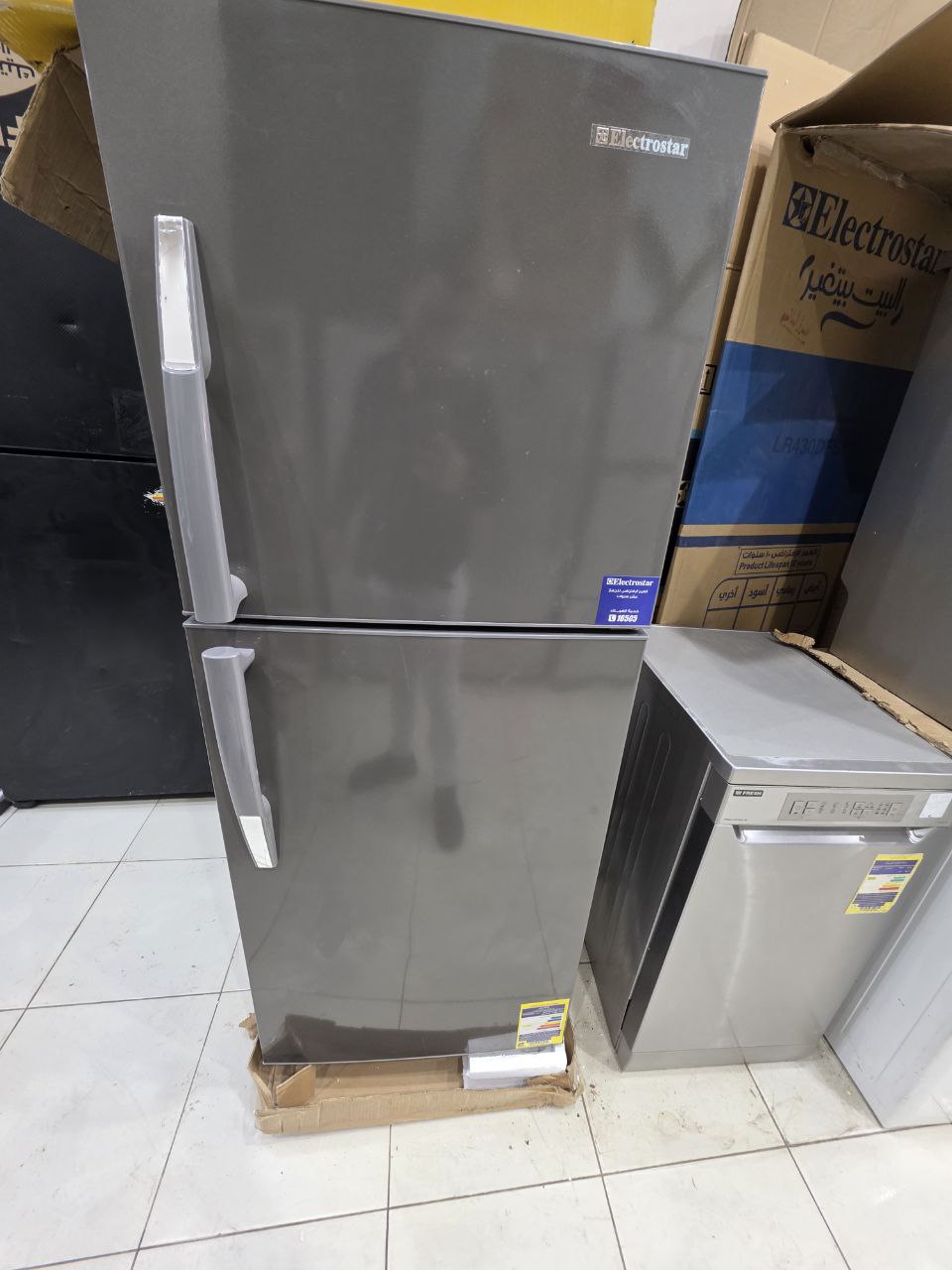 ثلاجه الكتروستار نوفروست 300 لتر فرز تاني بالكرتونه