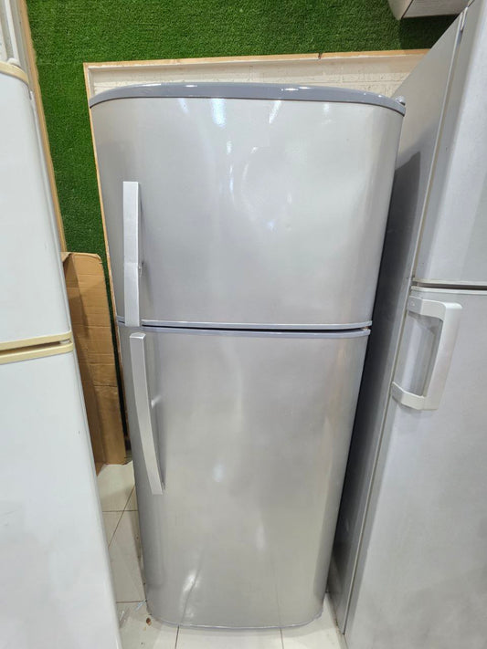 ثلاجه ايديل زانوسي 18 قدم نوفرست مستعمله