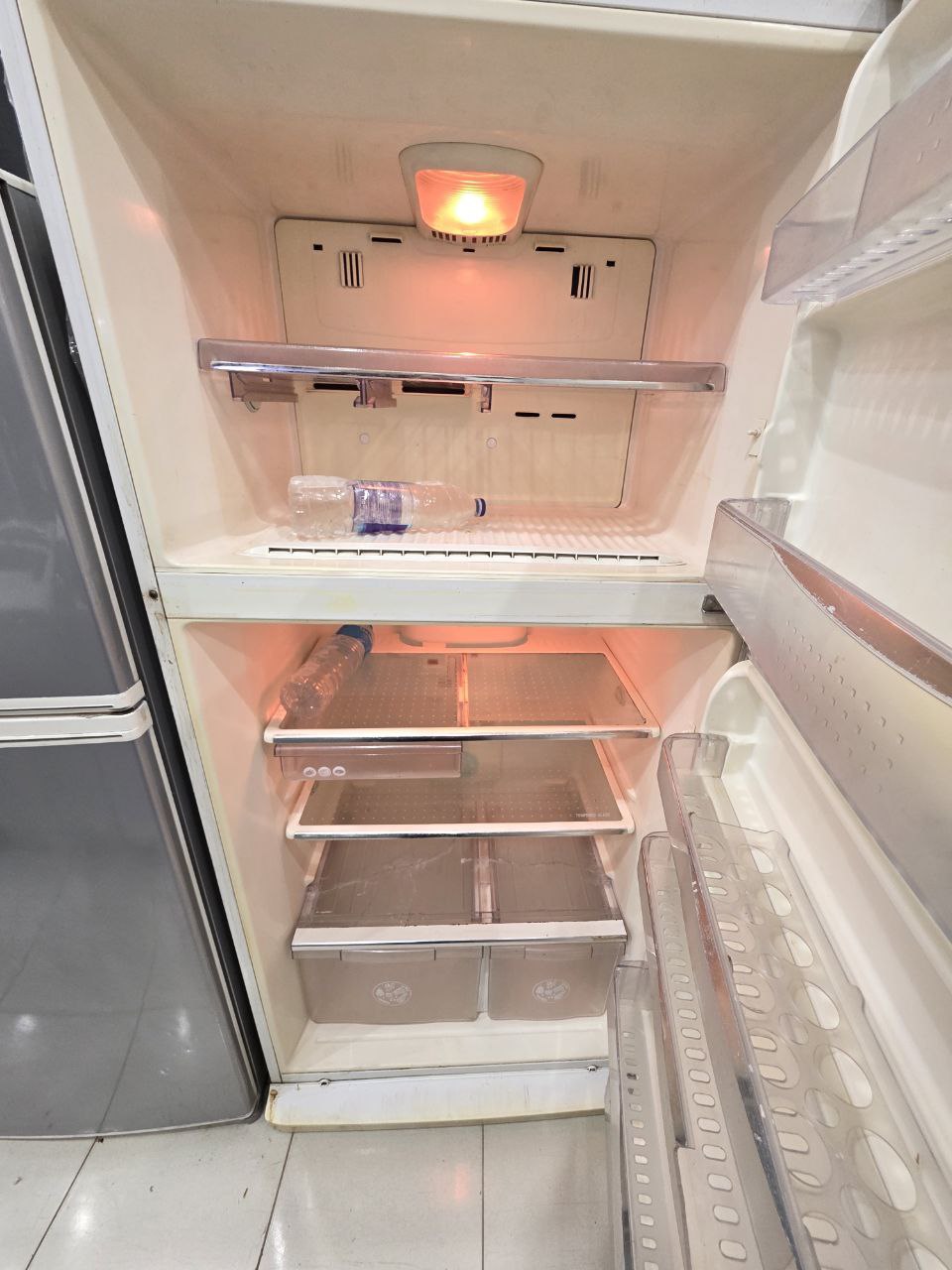 كود 4963
تلاجه lg 
20قدم نوفروست
الشاشه لا تعمل