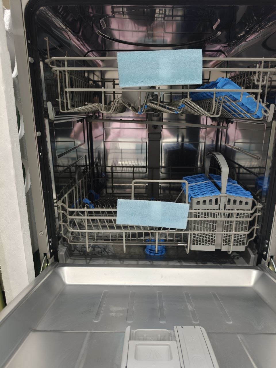 كود 8832
غسالة أطباق Midea فرز  🔥


📌 الموديل: WQP13-5201C-S
🍽️ السعة: 13 فرد