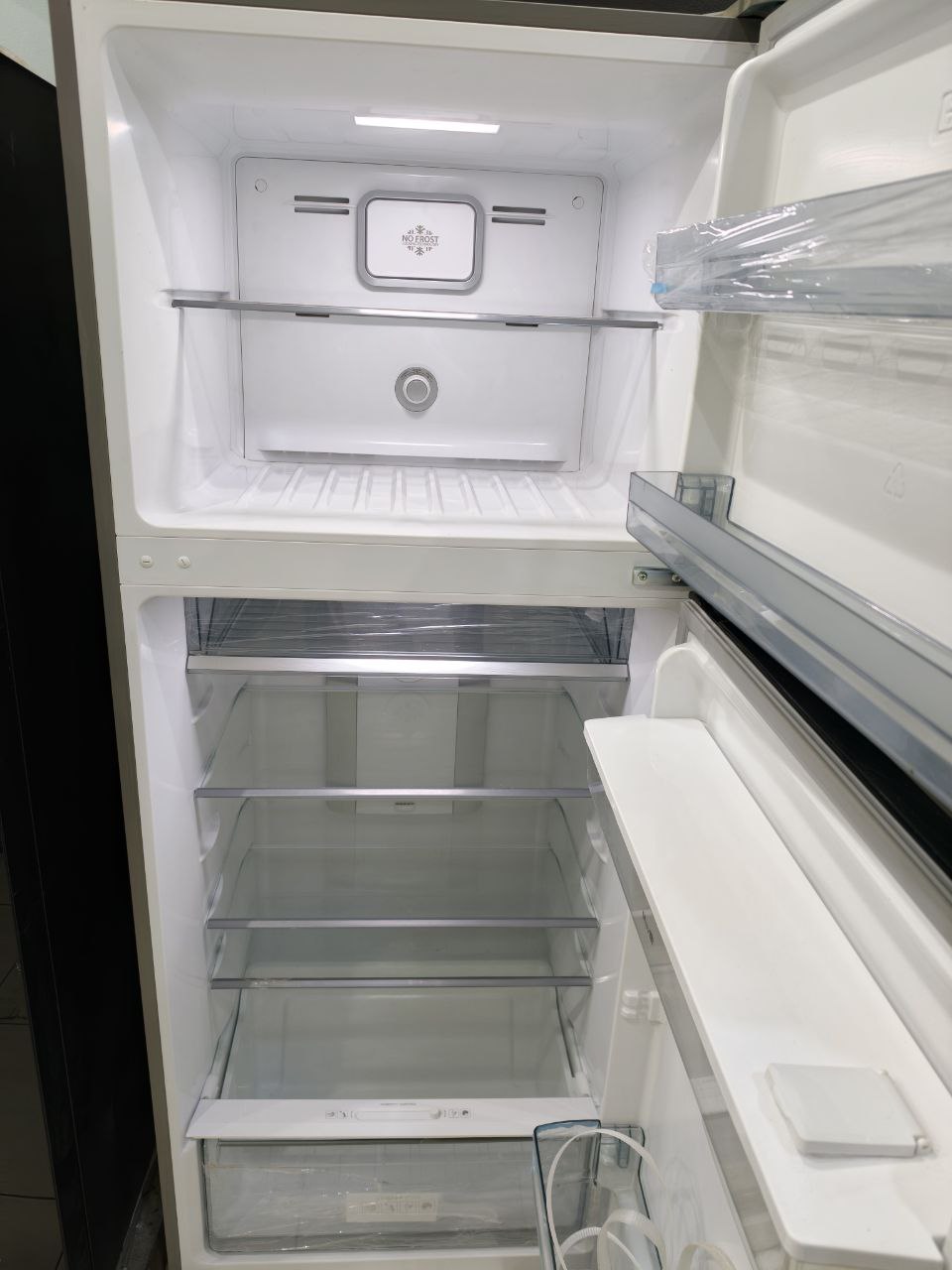 كود 5938
تلاجه  فرز ثاني 16 قدم جامبو بمعدل ال18
بدسبنسر خارجي 
وايت ويل ثلاجة نوفروست 430 لتر استانليس ستيل WR-4385 HSS ‎